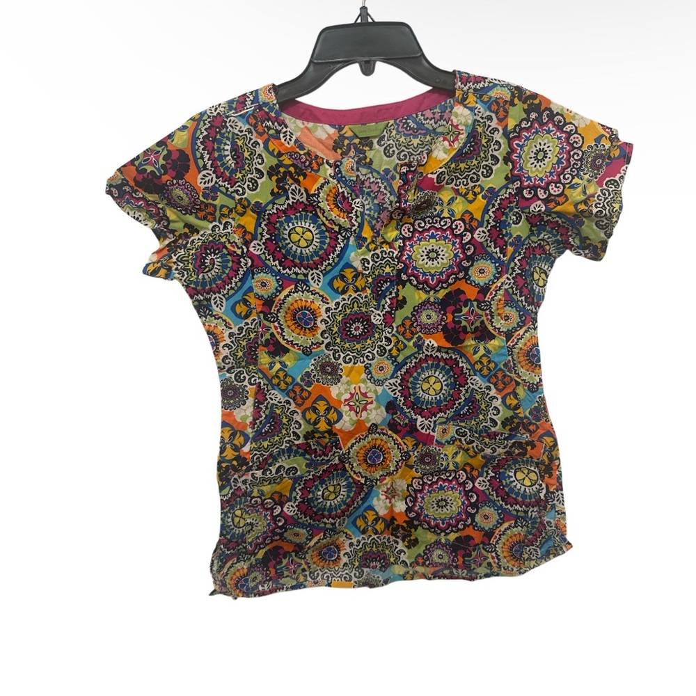 Vera Bradley preowned Colorful Patterned Short Sleeve Scrub Top size XS